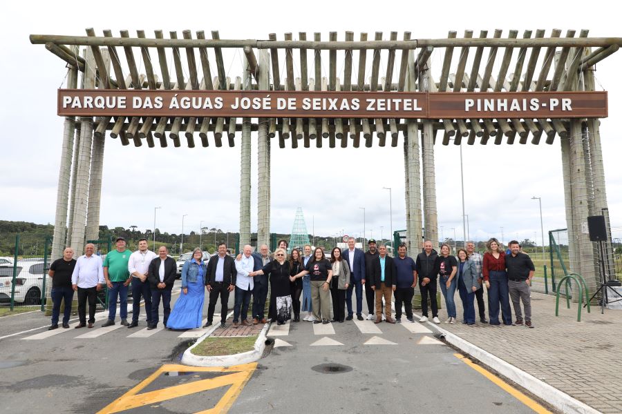 jose zeitel, nome dado ao parque das aguas em Pinhais/`Pr.